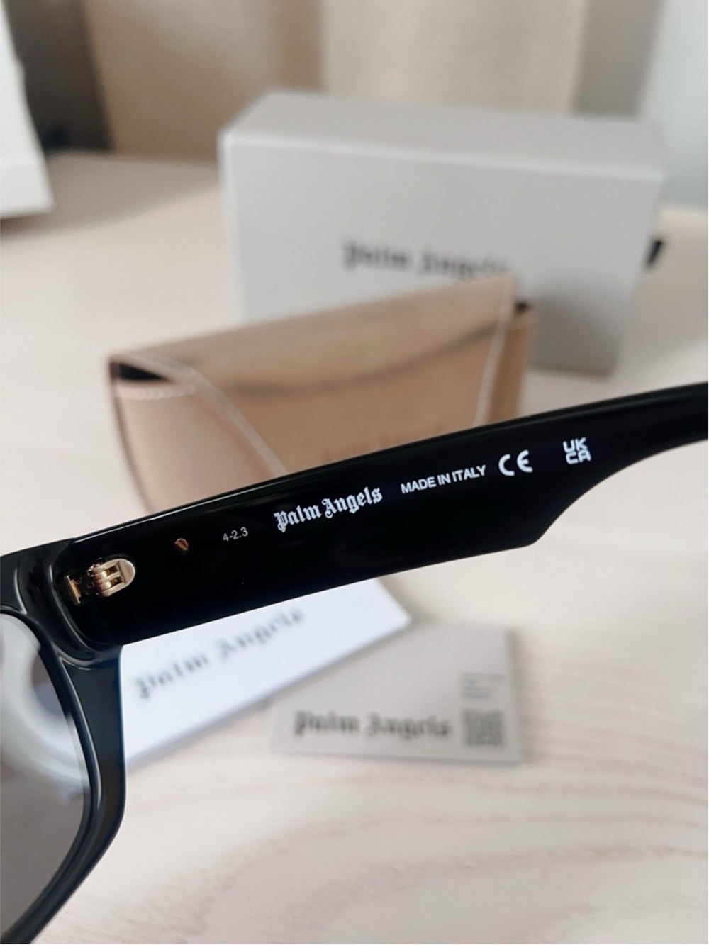 Palm Angels Cateye Sunglasses - Picture 3 of 12